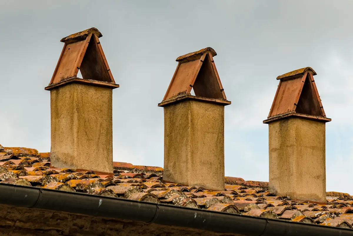 The Pros and Cons of Different Gutter Materials for UK Homes